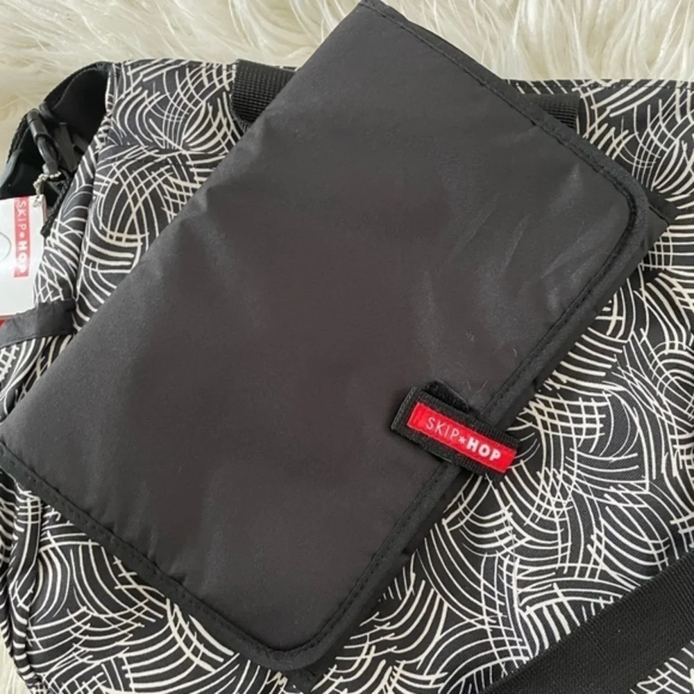 Skip Hop Duo Signature black‎ and white diaper bag NWT
